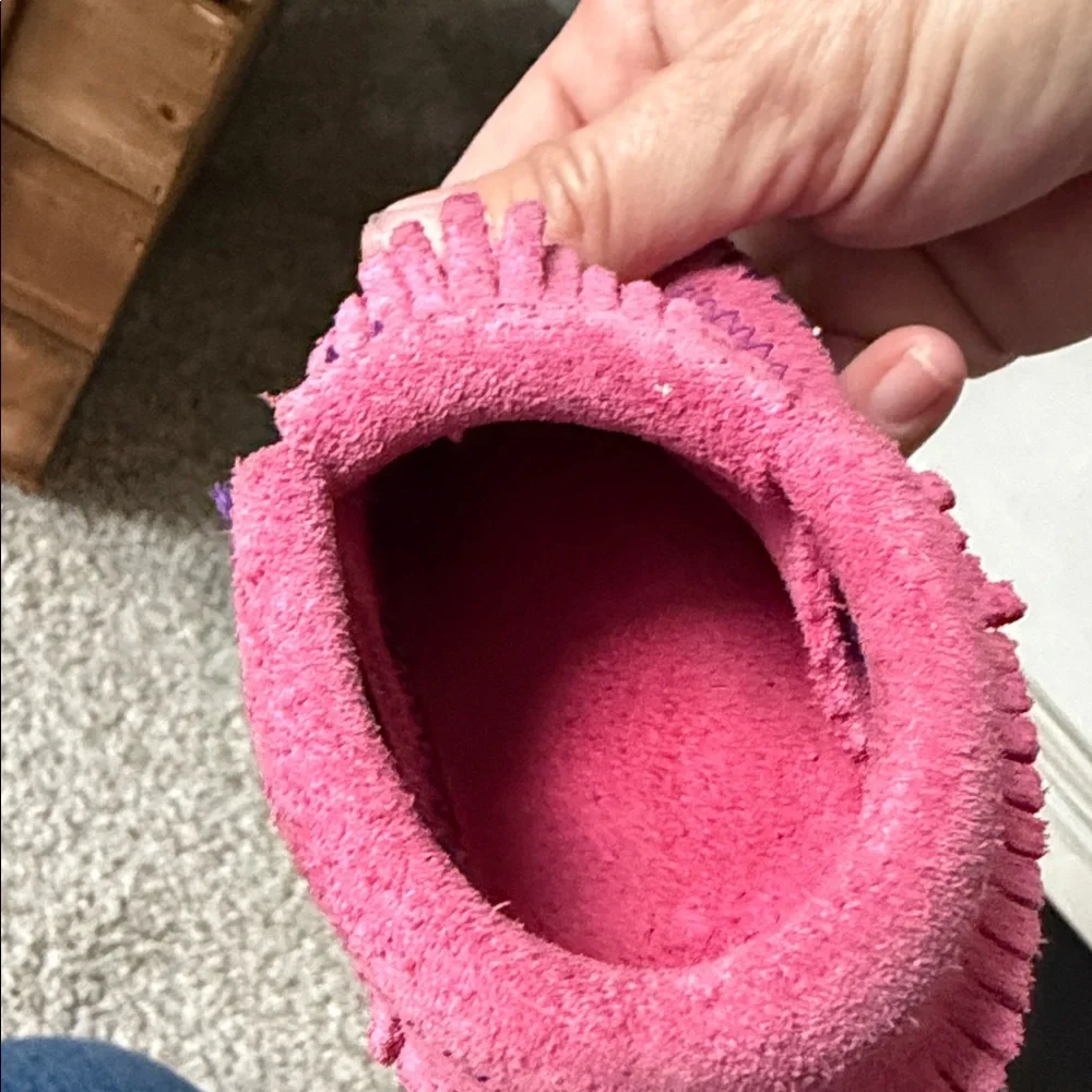 Minnetonka Hot Pink Riley Bootie Kids Suede Moccasins Size 4 baby